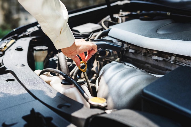 A handy guide to car engine oil for beginners